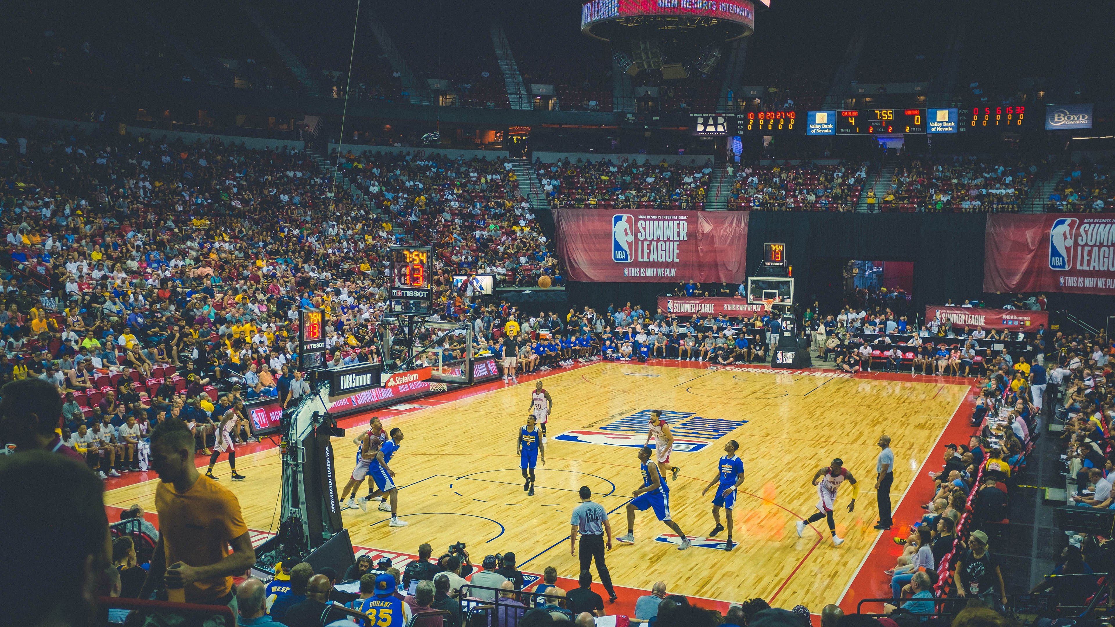 专家点评：专业视角，解读比赛，竞赛专家点评深入精彩纷呈